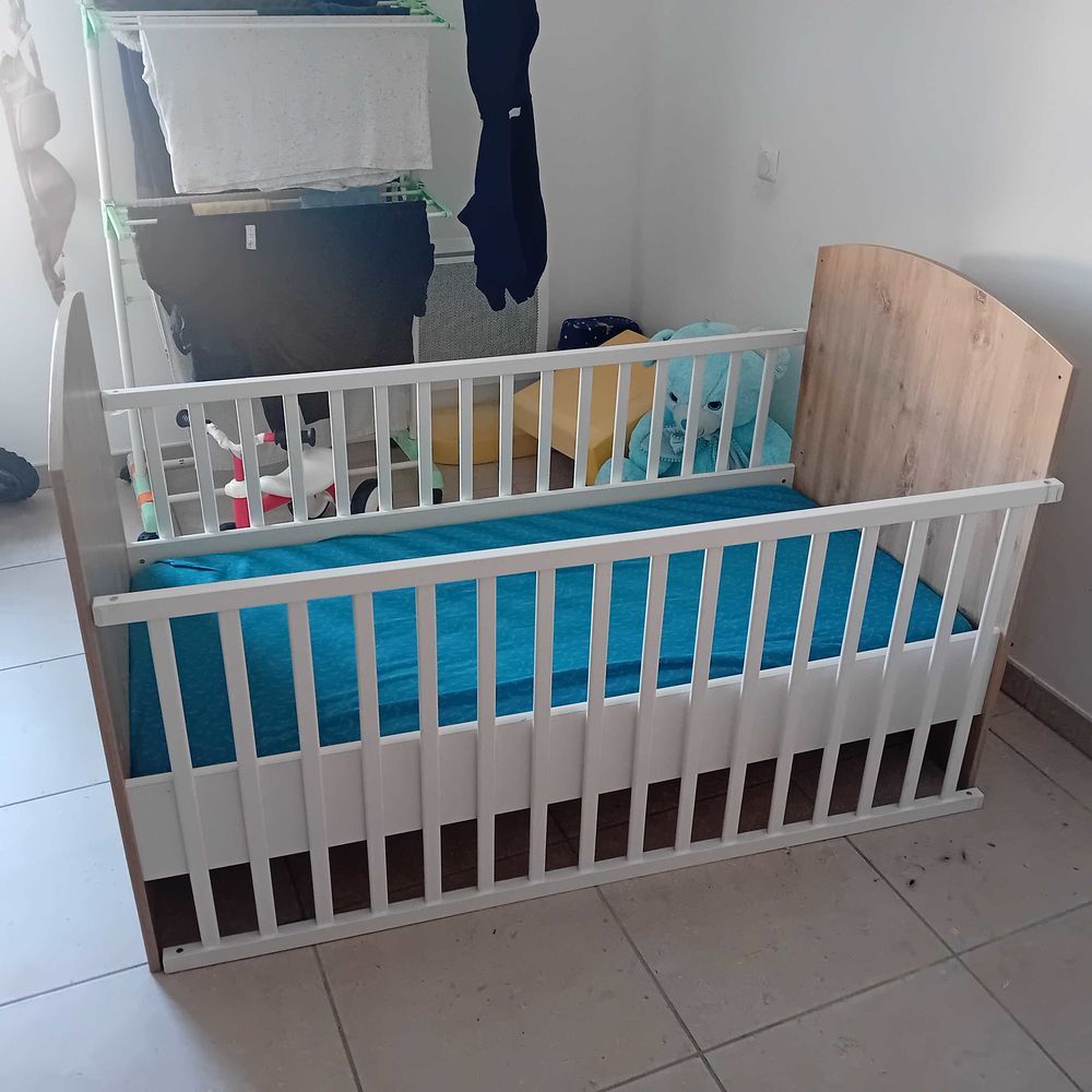 lots lit evolutif enfant et baignoire sur pied. 150 Ribaute-les-Tavernes (30)