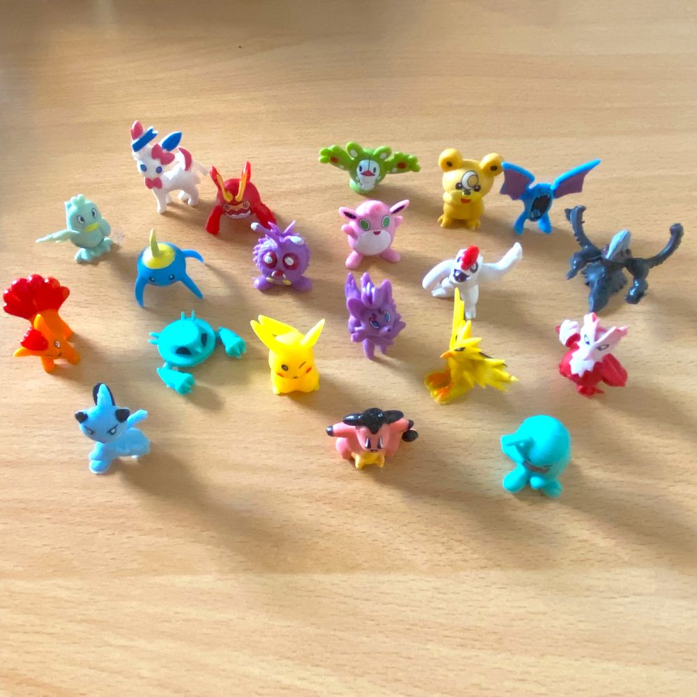Lots de 20 figurines Pok�mon 10 Nantes (44)