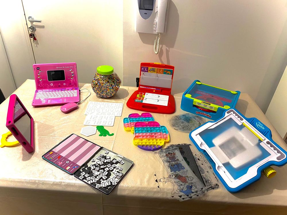 LOTS DE JOUETS, JEUX �LECTRONIQUES ET TABLETTE 350 Chevilly-Larue (94)