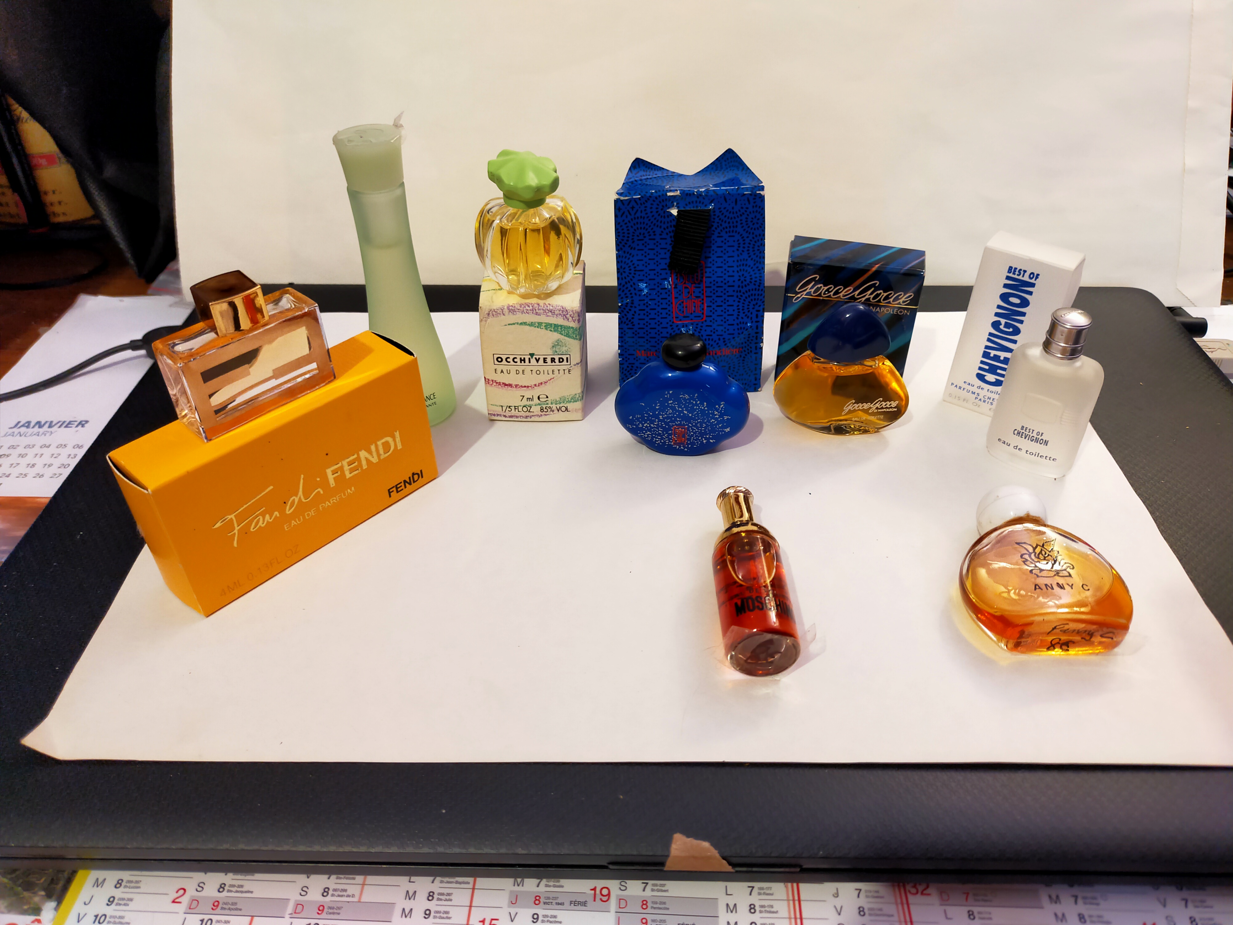 2 lots de 8 miniatures de parfum diverses 30 Albert (80)