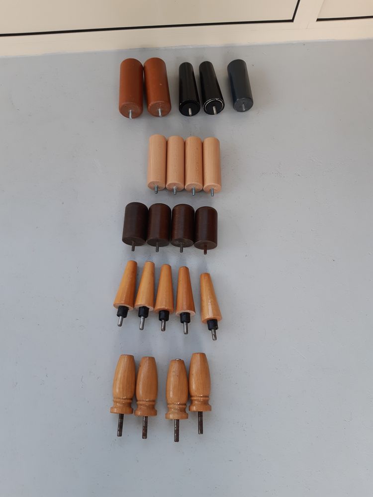 Lots Pieds de Lit Diff�rentes Tailles. 10 Le Vernois (39)