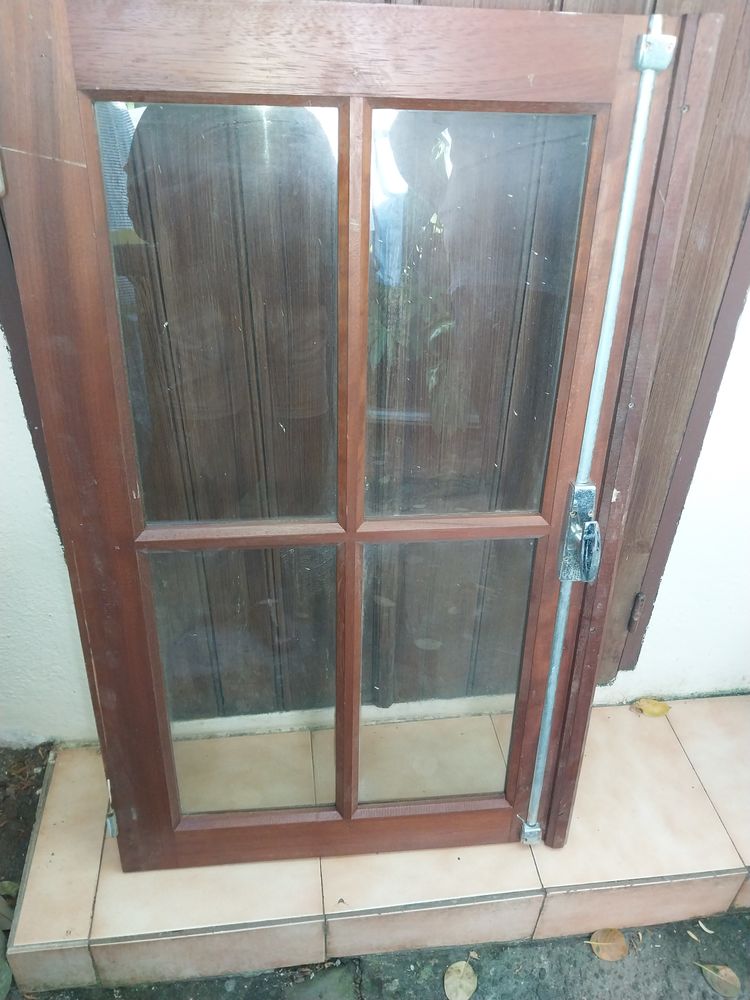 Lots portes et fen�tres 400 Saint-Beno�t (97)