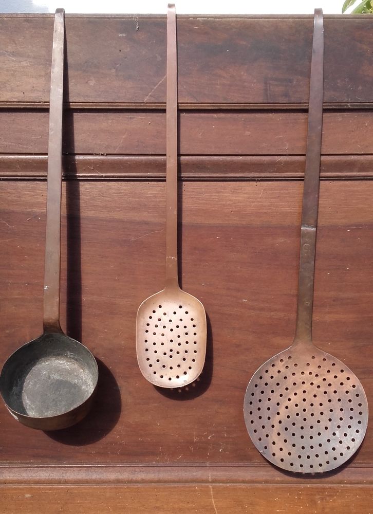 Louche et �cumoires d'�poque en cuivre massif
20 Les Achards (85)