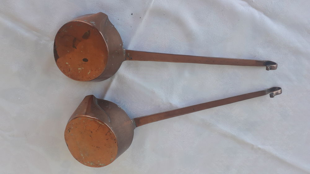 Louches � eau en cuivre
60 Salon-de-Provence (13)