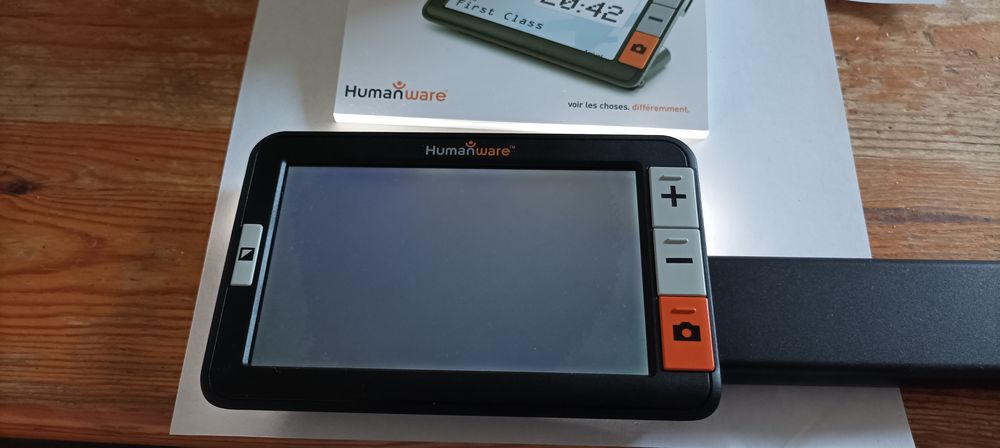 LOUPE ELECTRONIQUE POUR MAL VOYANT
EXPLORE 5
TRES PEU SERVIE 370 Drancy (93)