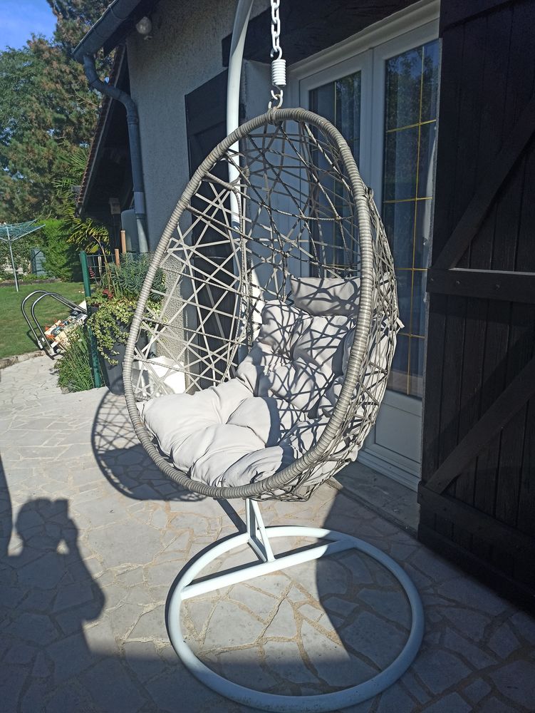 loveuse suspendue oeuf 0 Saint-Jean-de-Braye (45)