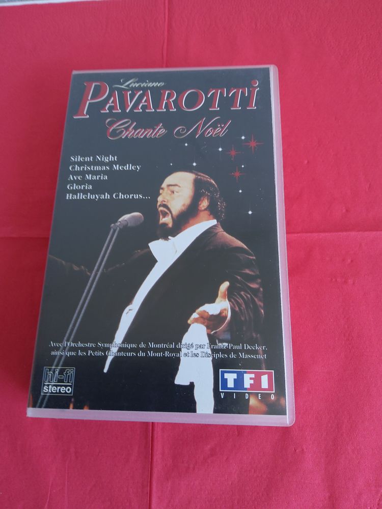 K7 VHS Luciano Pavarotti chante Noël 3 Saint-Etienne (42)