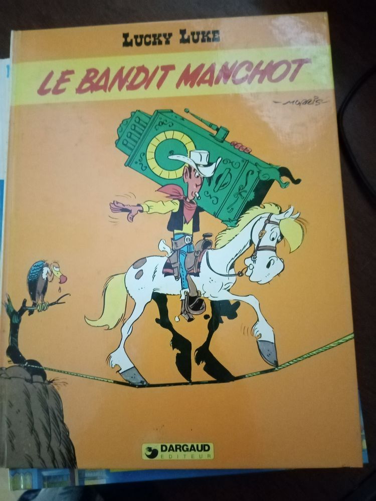 BD Lucky Luke le bandit manchot Livres et BD