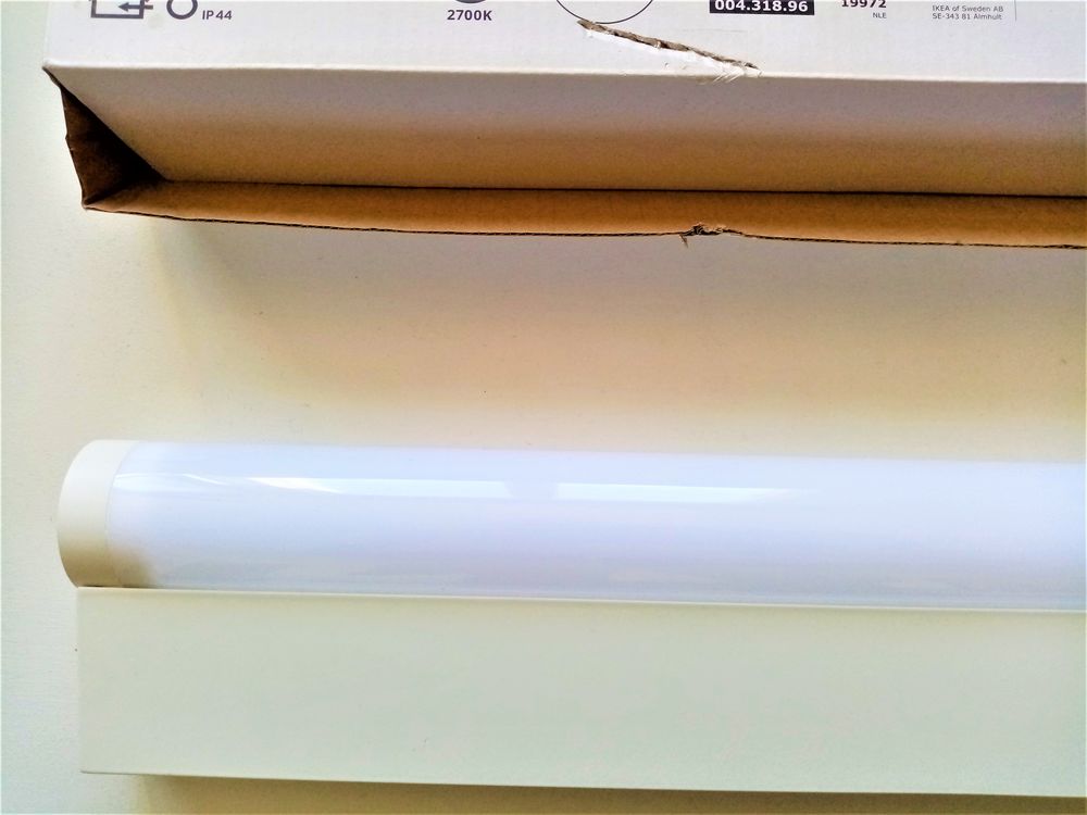 Luminaire applique blanc Ikea pour salle de bain ou cuisine 24 V�nissieux (69)