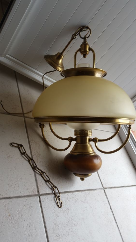 Luminaire J-P Ryckaert en bois, laiton et verre d�poli 250 Challans (85)