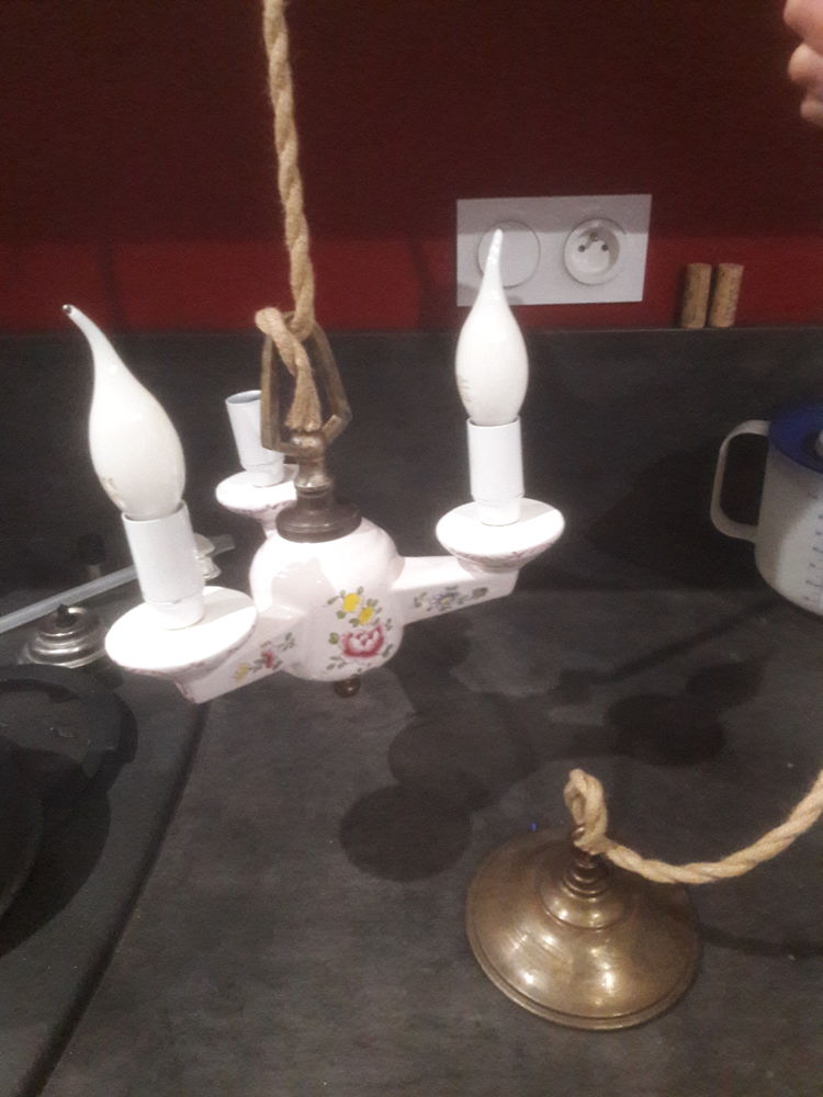 Luminaire suspension ?bougeoir' en fa�ence d�cor main 40 Amilly (45)