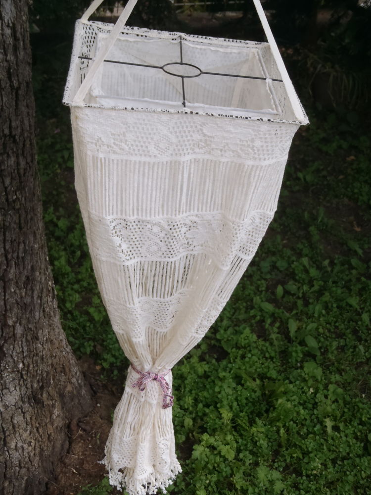 
Luminaire / Suspension en tissu
15 Gap (05)