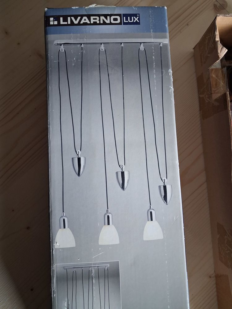 - Luminaire � 3 suspensions 20 Bordeaux (33)