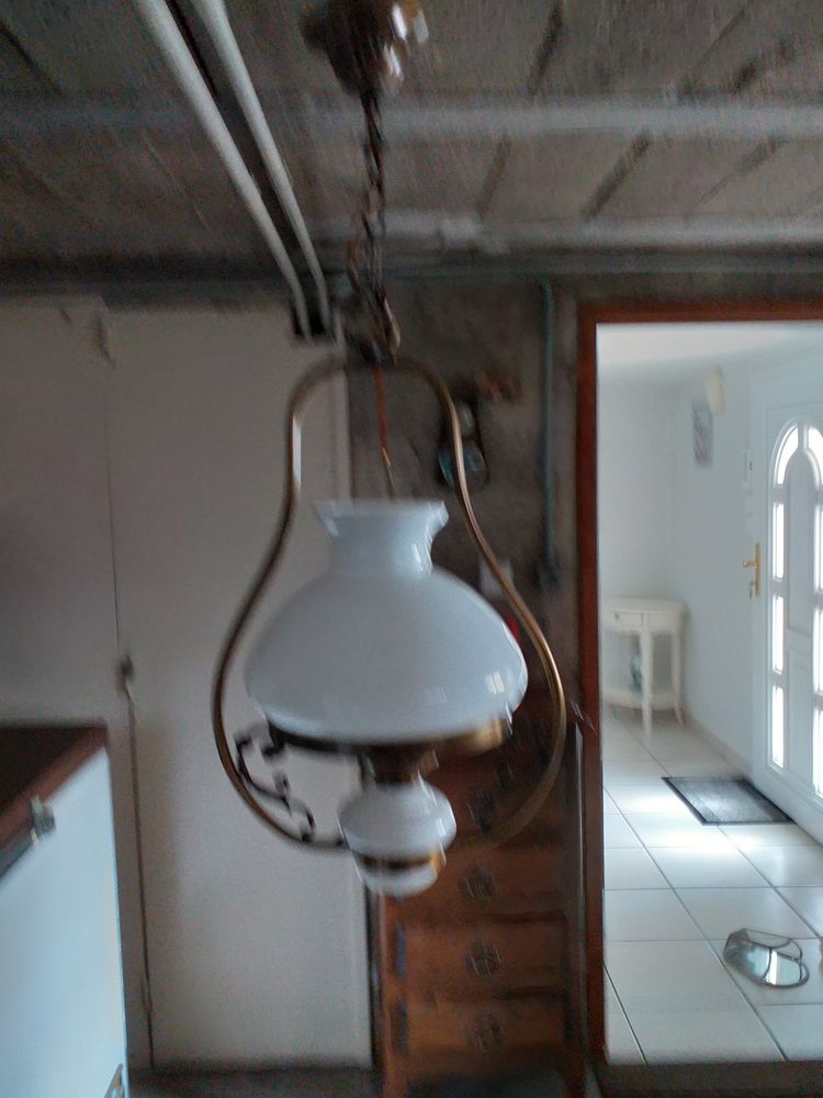 Luminaire. 10 Saint-Marcel (71)