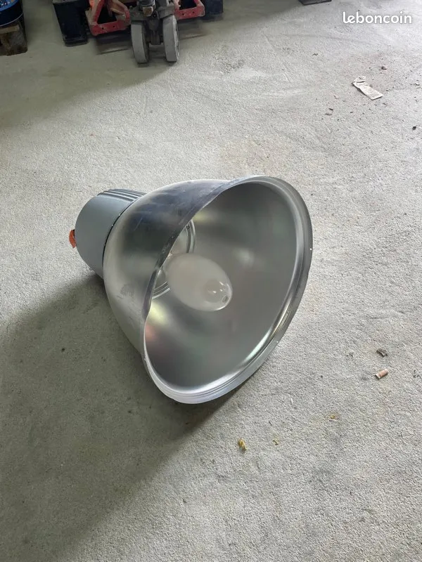 2 Luminaires industriel. Diam 49cm 80 Nantes (44)