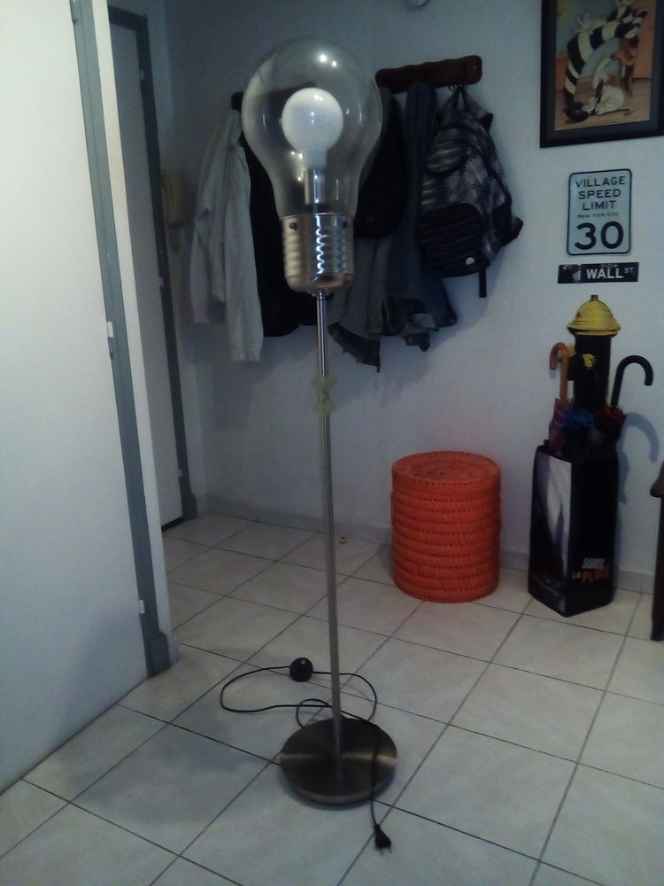 2 luminaires sur pied design moderne 50 Le Cannet (06)