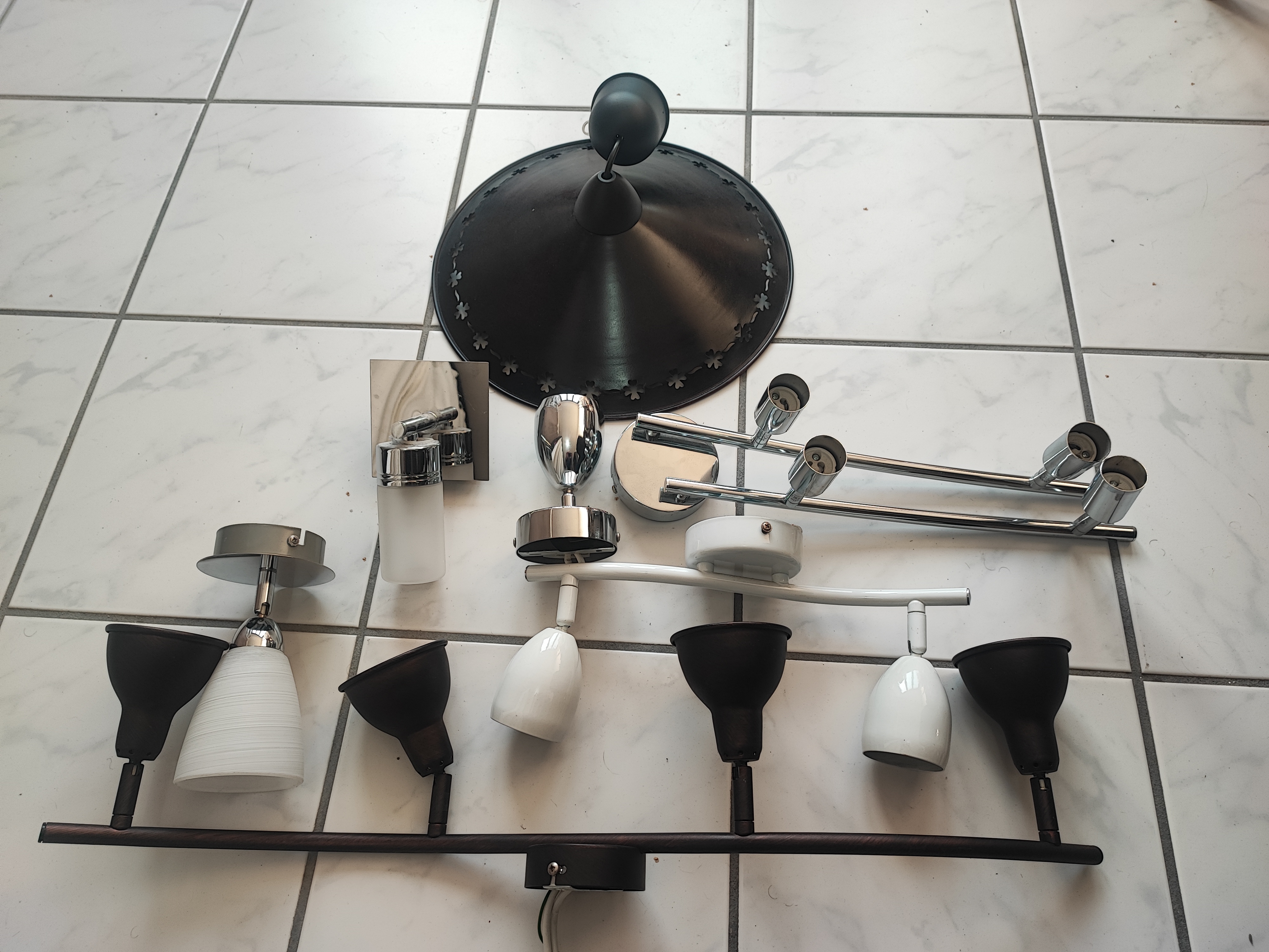Luminaires seuls ou en lots 35 �zanville (95)