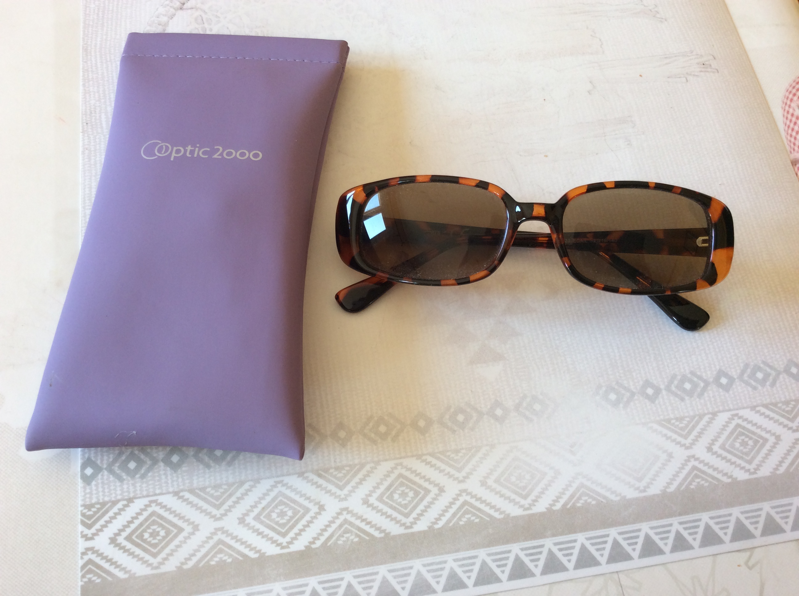 Lunette de soleil femme 8 Mauves (07)