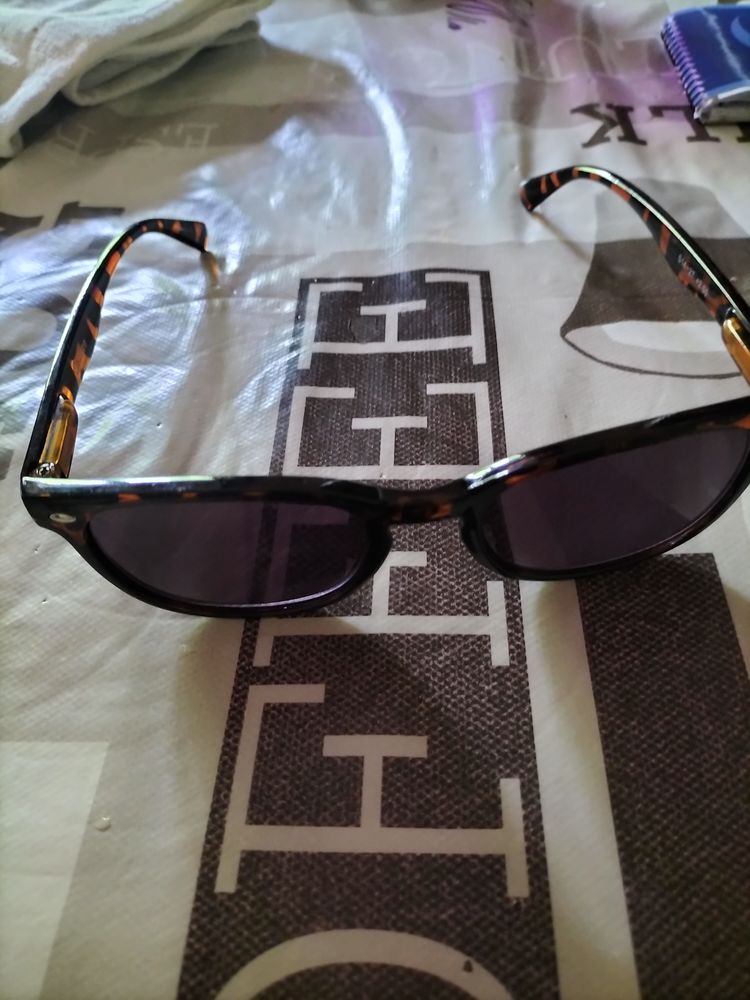 Lunette de soleil loupe 10 Fresnes (94)