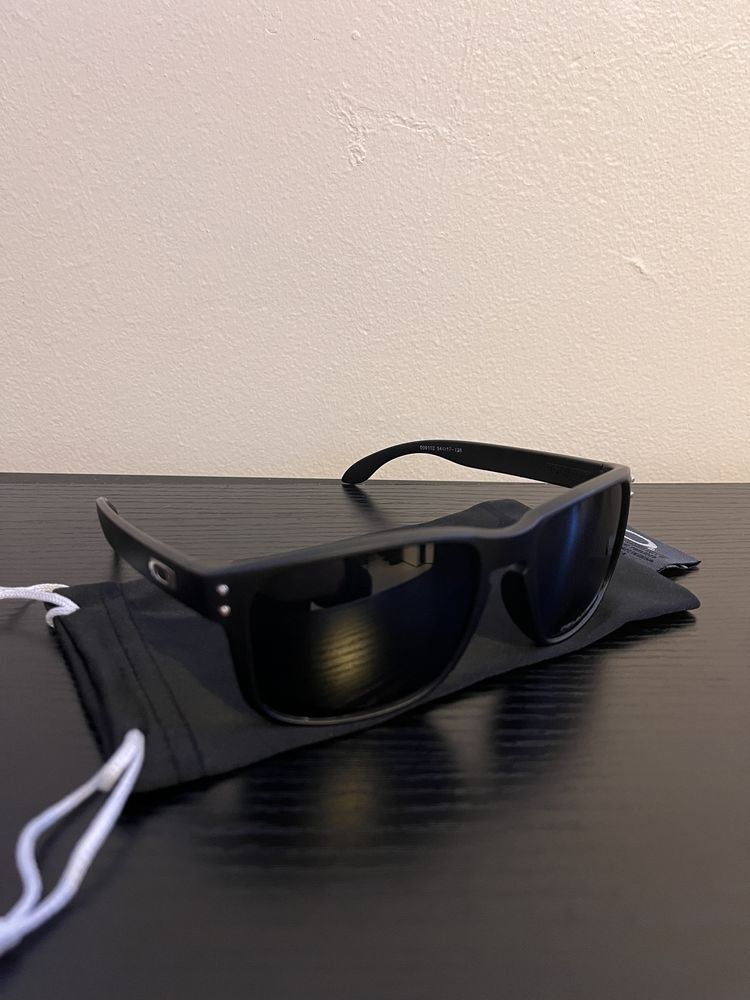 Lunette de soleil  Oakley Holbrook 20 Bagnols-sur-C�ze (30)