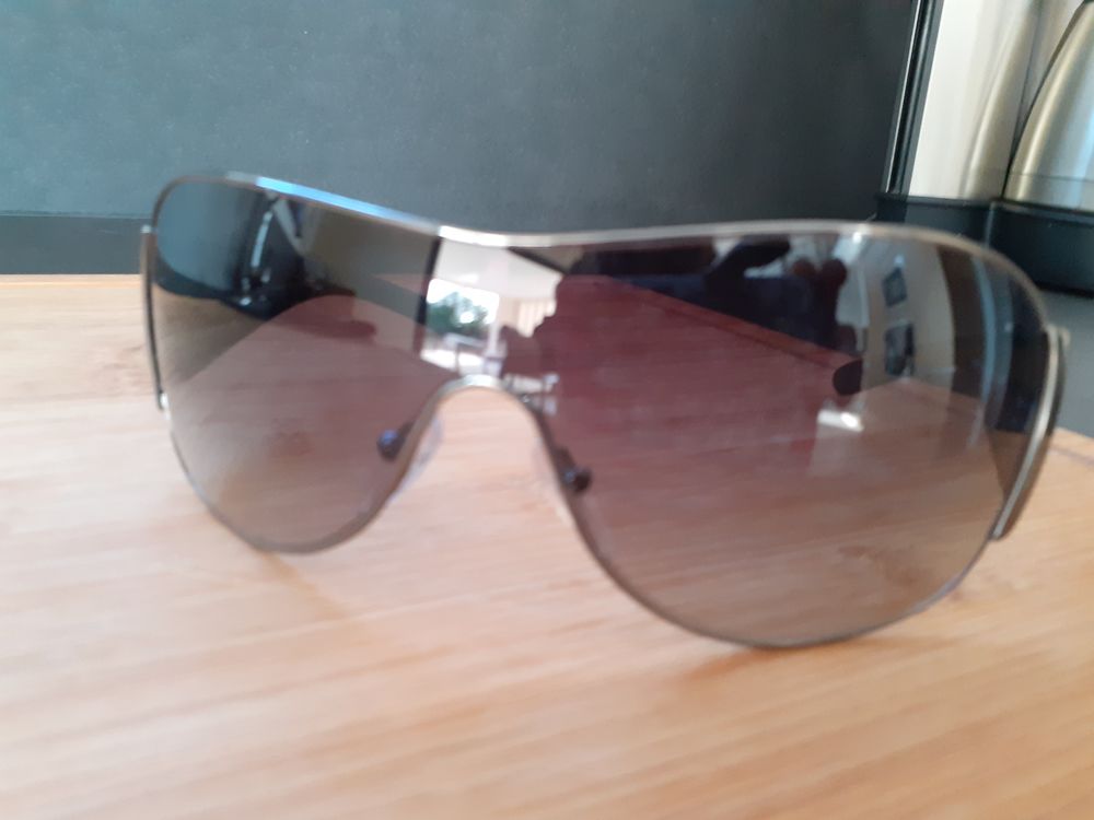 lunette de soleil Prada neuve 90 La Palme (11)
