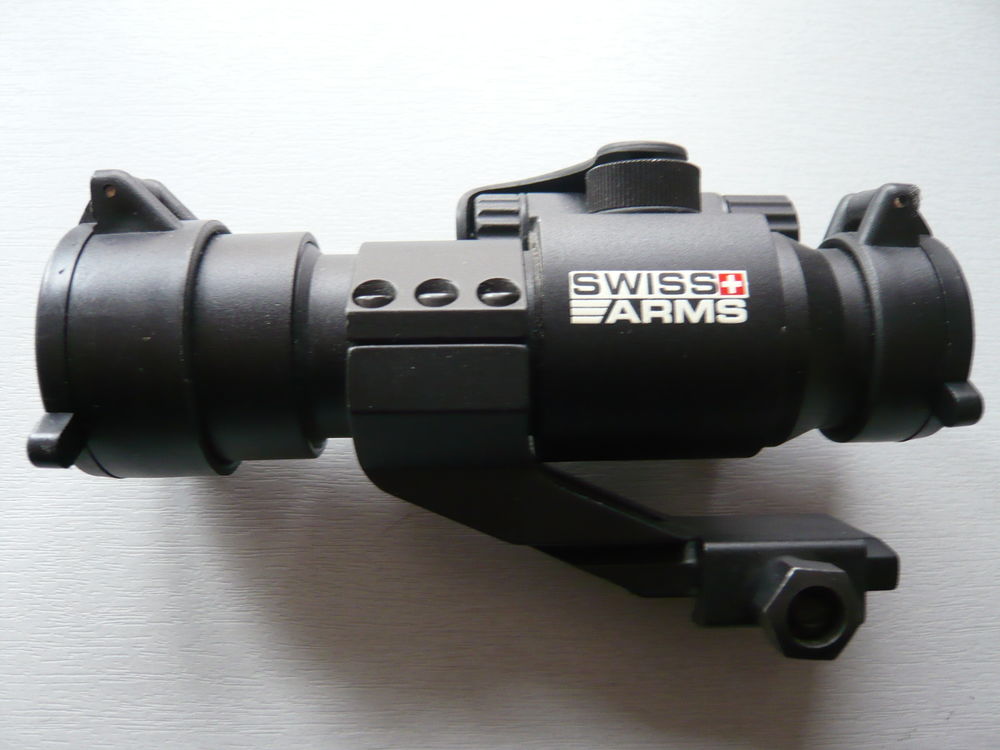 LUNETTE DE VIS�E RED HOT SWISS ARM PARFAIT �TAT 40 Heillecourt (54)