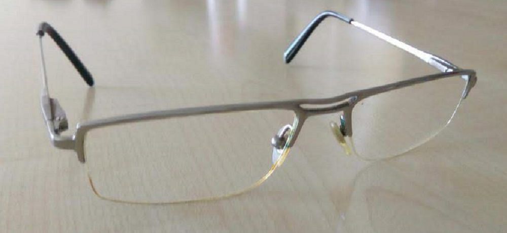 Lunettes vue forte correction avec monture m�tal -Valeur 790 100 Paris 14 (75)