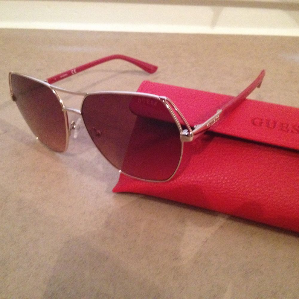 Lunettes Guess neuves 100 Paris 12 (75)