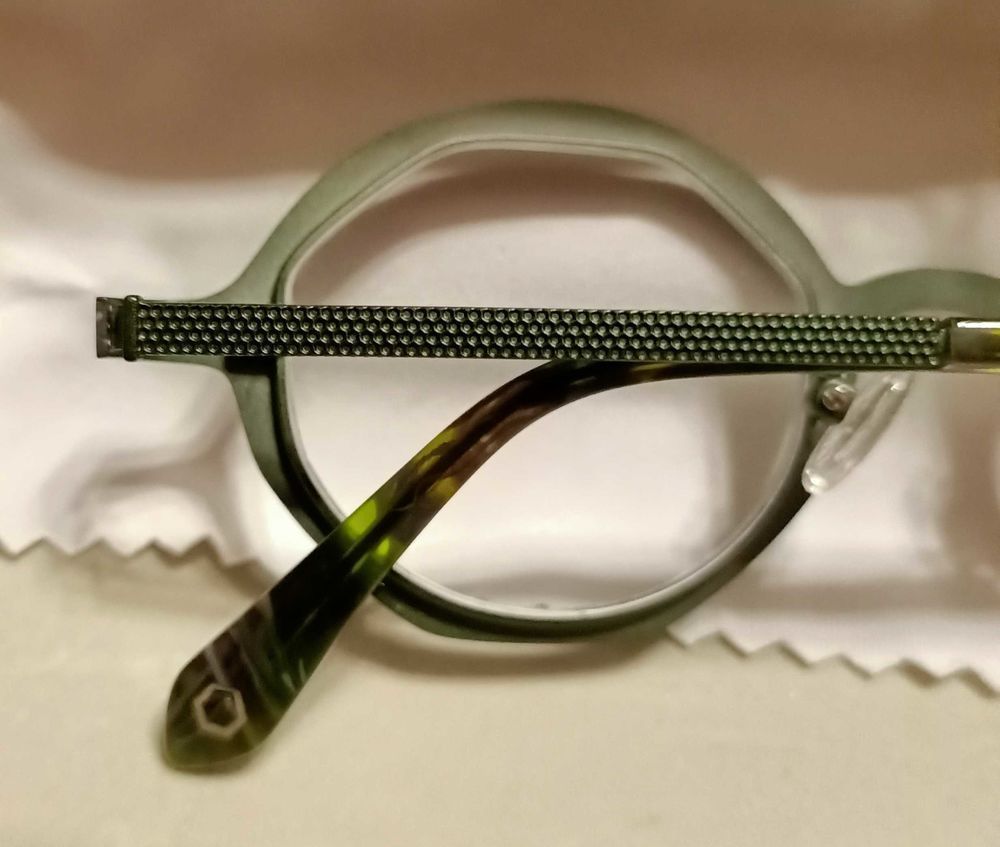 lunettes (monture de lunettes pour vue) 40 La Motte-d'Aveillans (38)