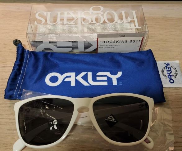 LUNETTES OAKLEY
120 Al�s (30)