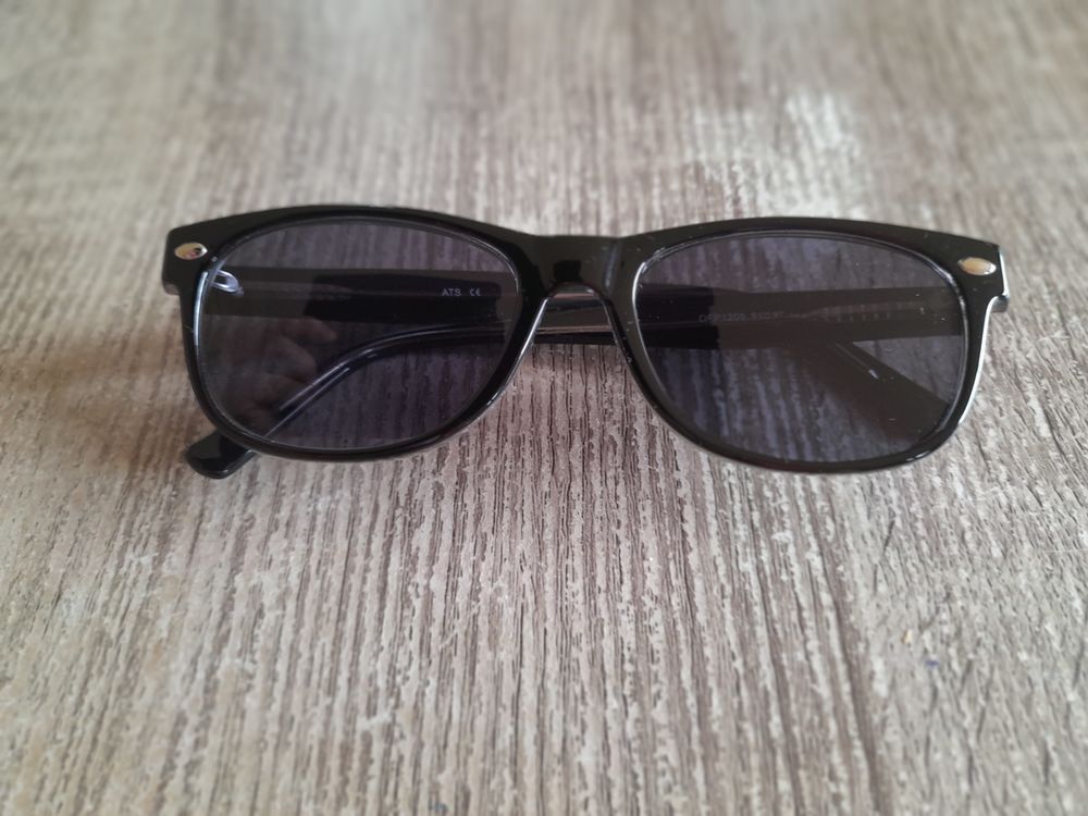 Lunettes solaires noires 20 Tours (37)