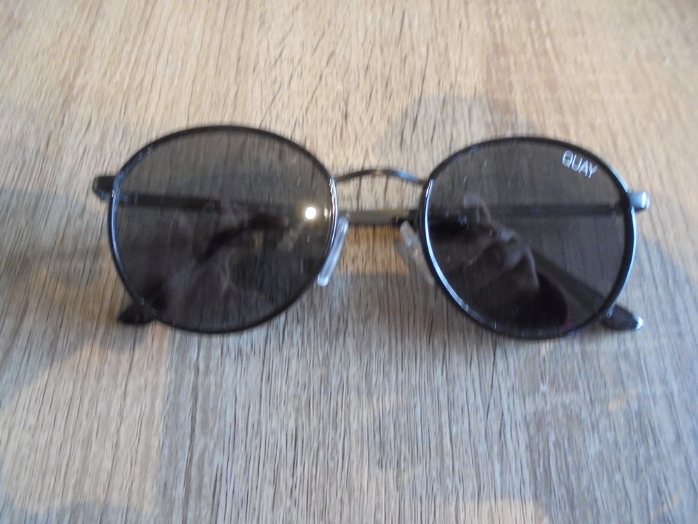 Lunettes solaires QUAY (27) 20 Tours (37)