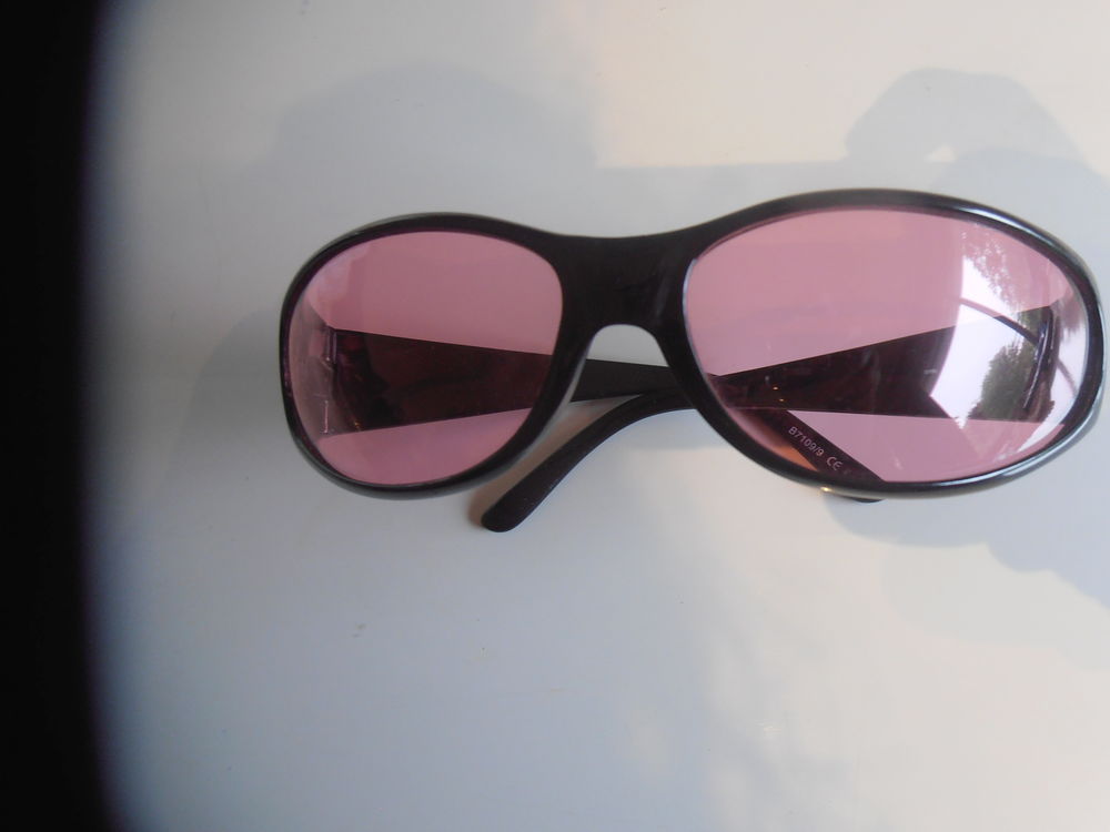 Lunettes solaires verres roses (27) 5 Tours (37)