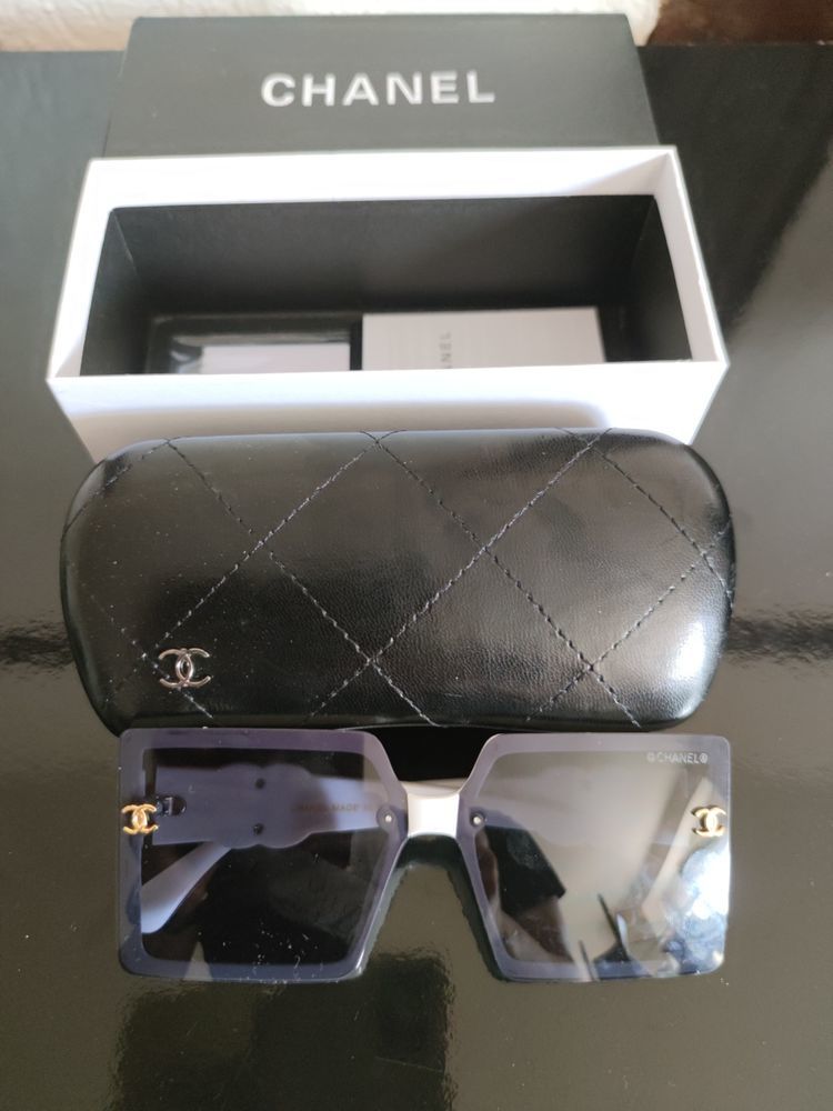 lunettes de soleil Chanel pour femme blanche et violet 50 Gisors (27)