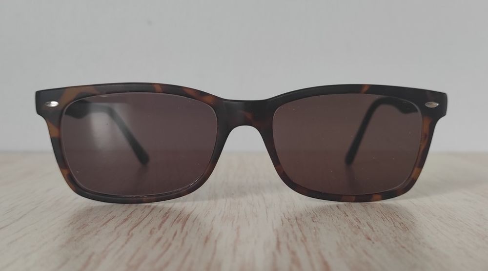 Lunettes de soleil femme 10 Metz (57)