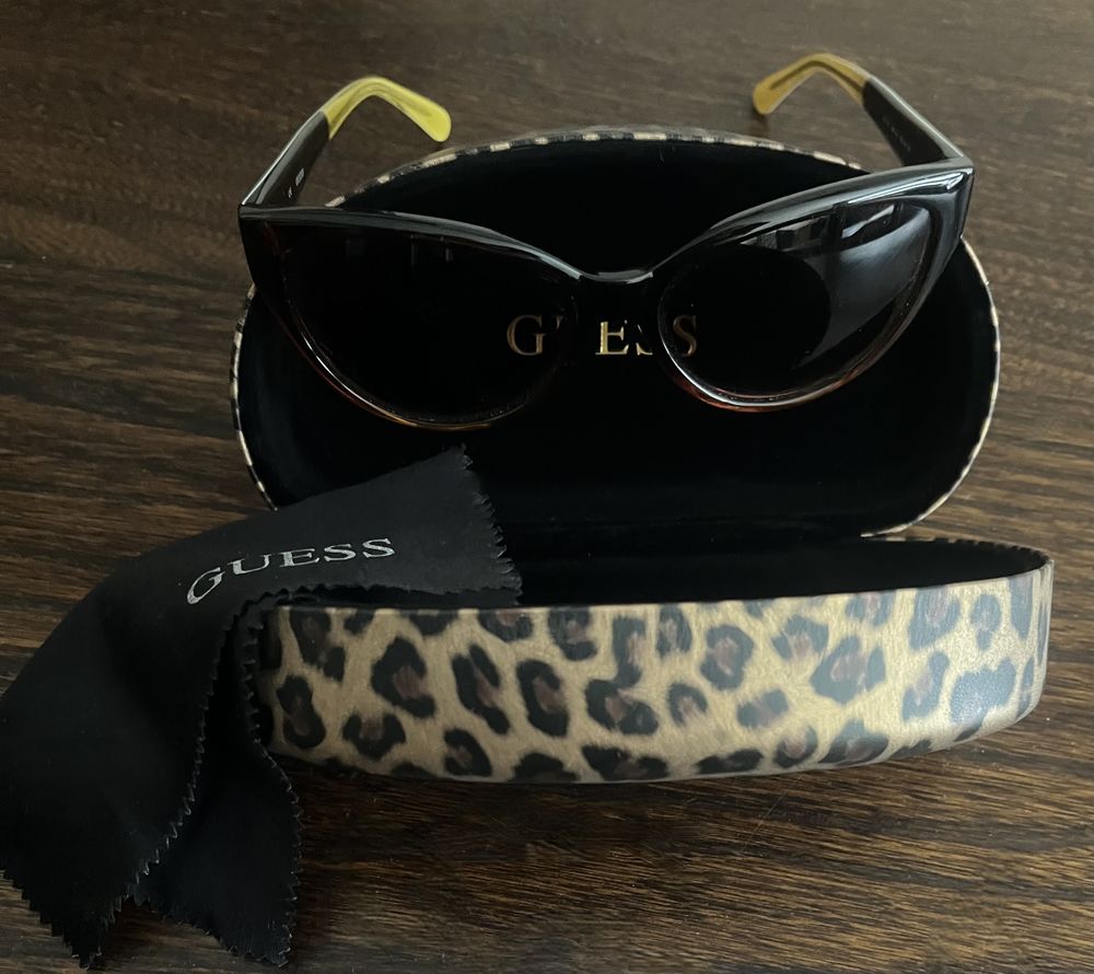 Lunettes de soleil Guess GU7191 BRN34 avec bo�tier 30 Paris 16 (75)