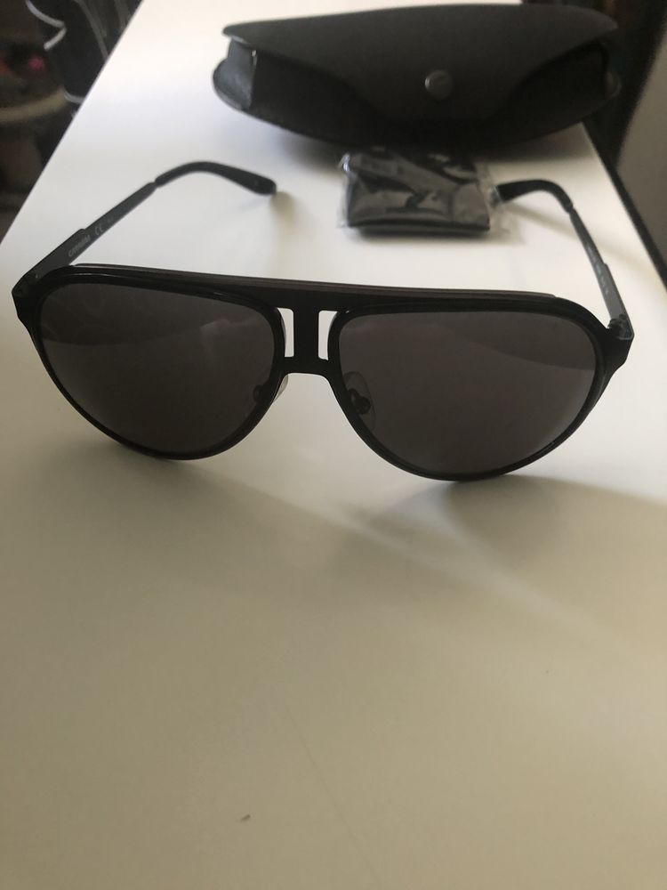 LUNETTES DE SOLEIL MARQUE CARRERA 25 Antibes (06)