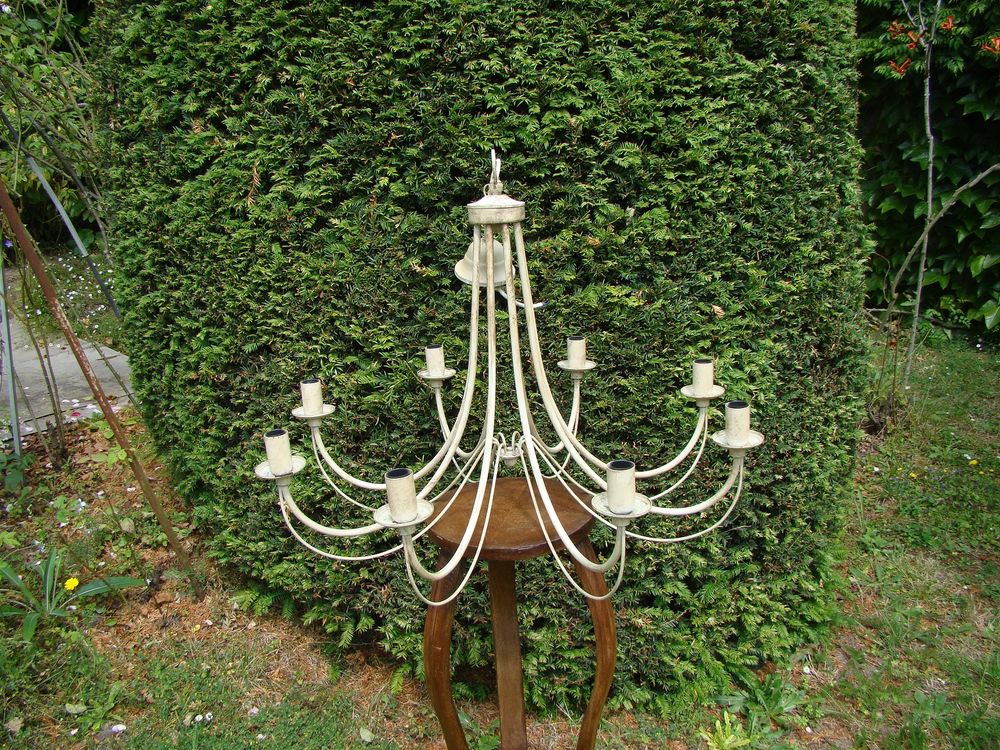 Lustre en acier � 8 branches
50 Gargenville (78)
