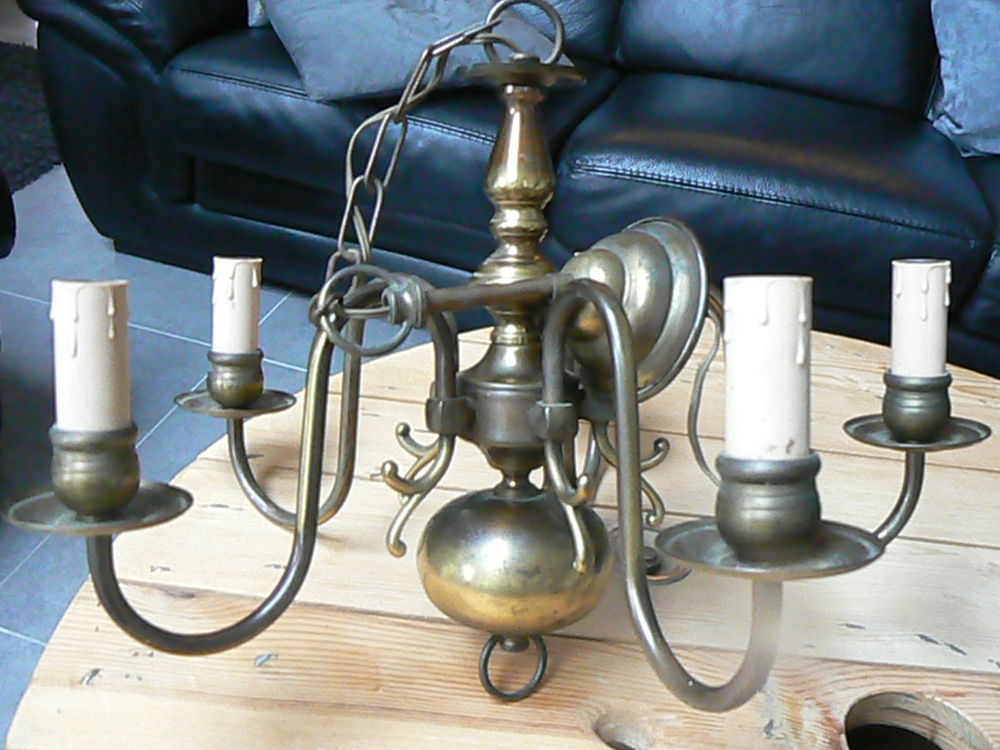 Lustre ancien 5 branches en laiton. 25 Ingwiller (67)