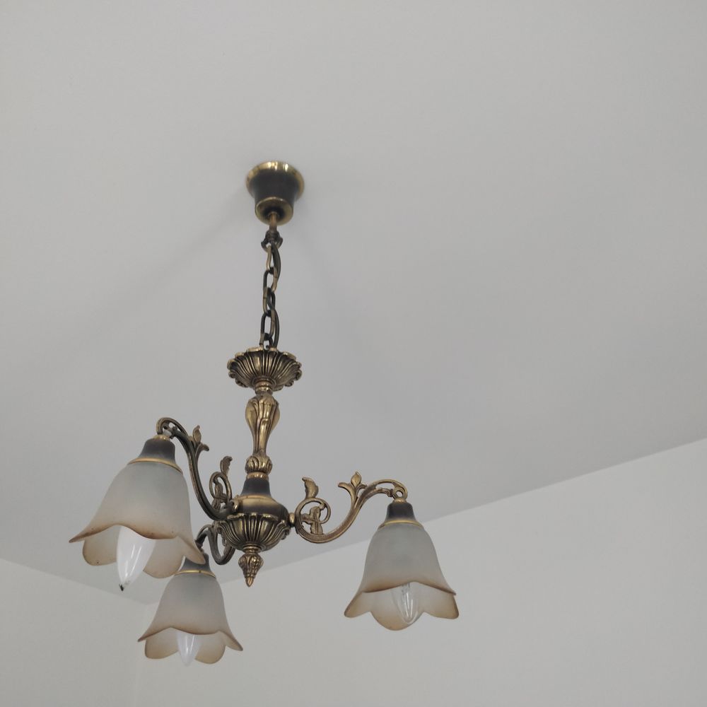 Lustre ancien en bronze dor�. 13 Brive-la-Gaillarde (19)