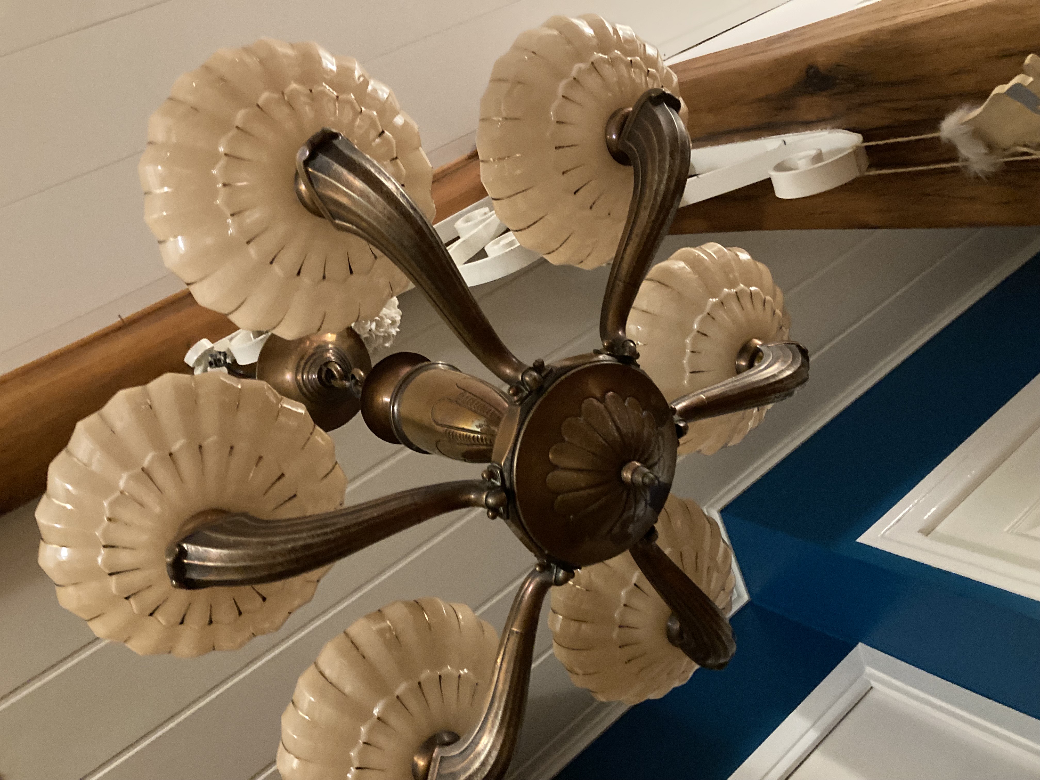 Lustre ancien cuivre et opaline 130 Chancenay (52)