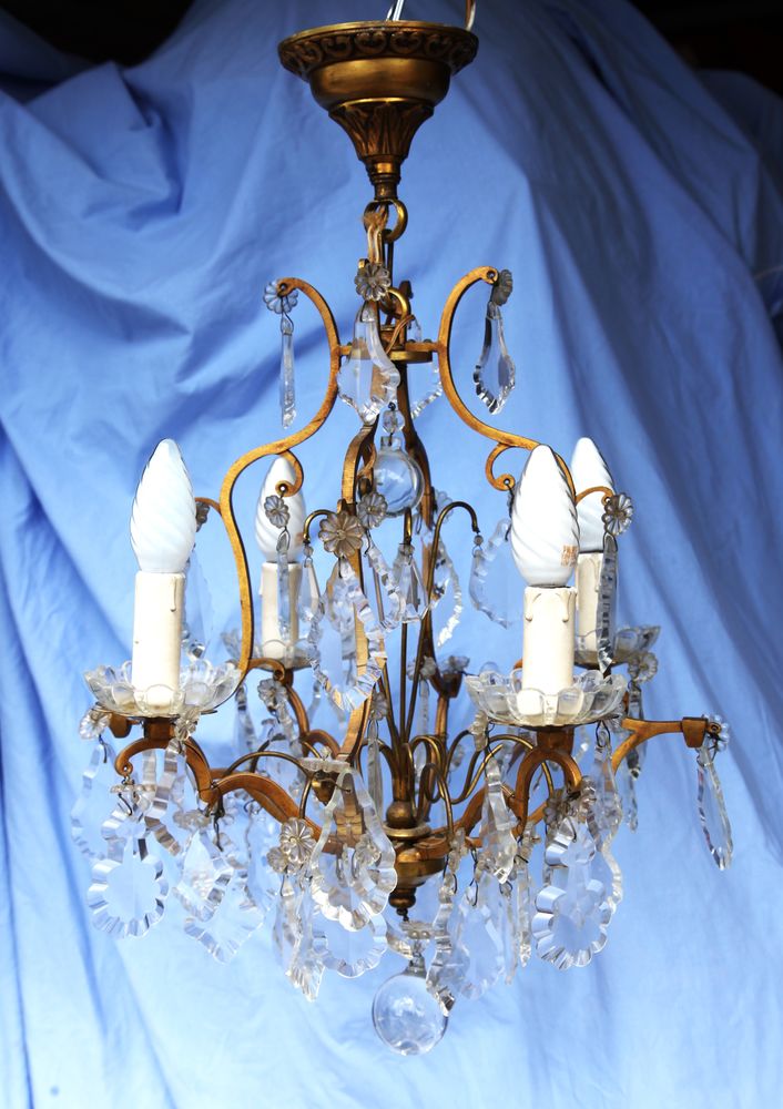 LUSTRE ANCIEN LAITON ET PAMPILLES E EN CRISTAL 50 Saint-Maur-des-Foss�s (94)