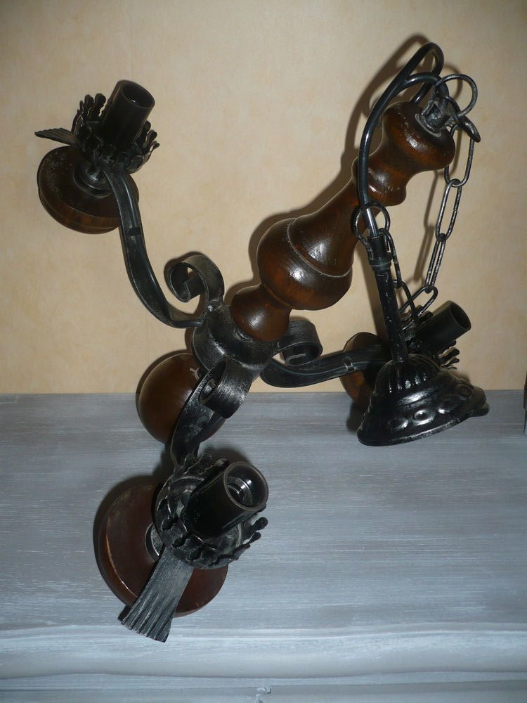 Lustre et appliques, lampes tuiles. 0 Pont-l'Abb� (29)