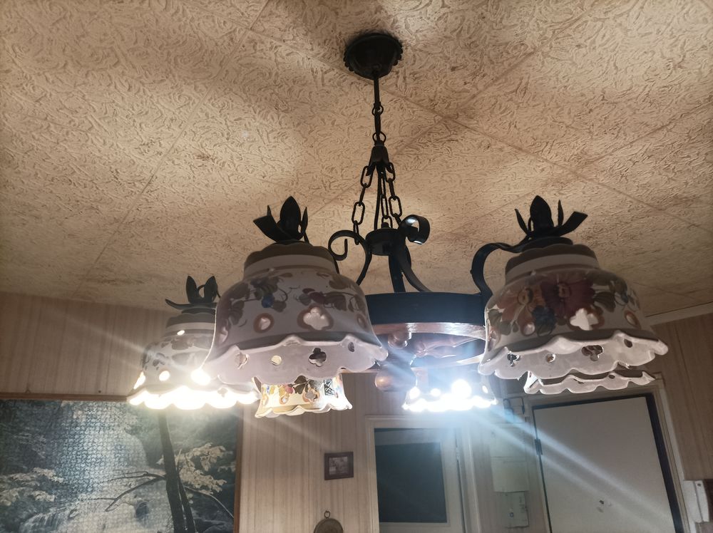 Lustre avec roue en ch�ne. 90 Massy (91)