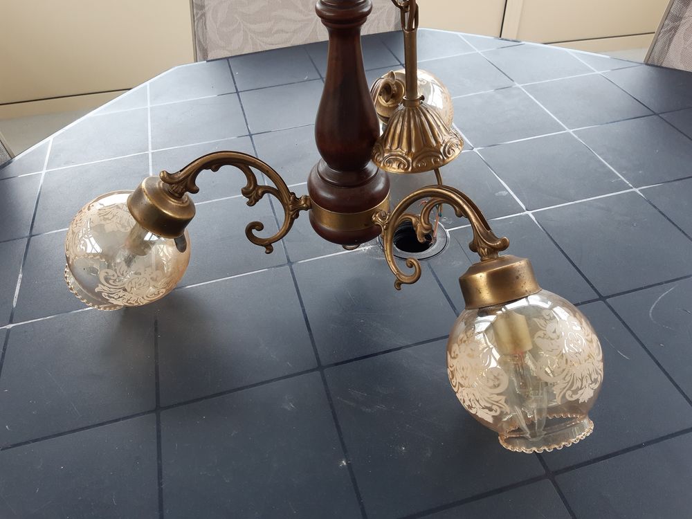 Lustre Bois et Laiton. 15 Le Vernois (39)