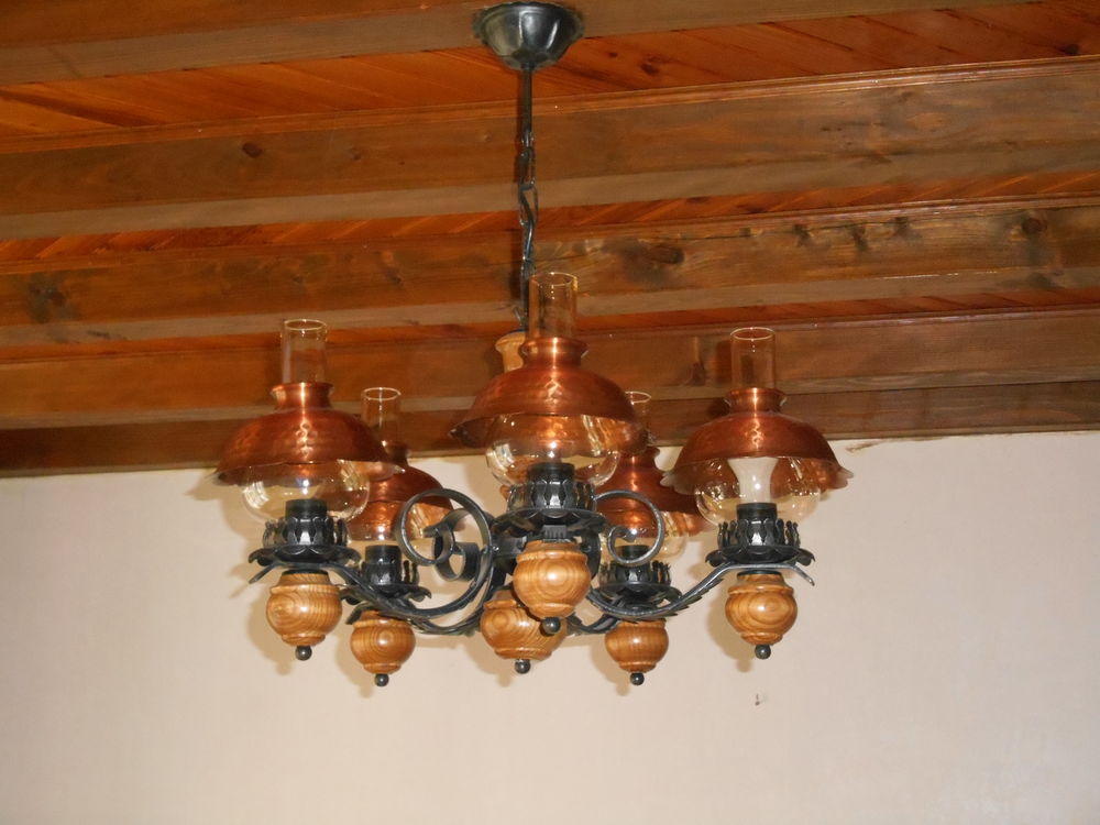 Lustre Bois Massif , Fer Forg�, 
Cuivre et Verres 48 Bas-en-Basset (43)