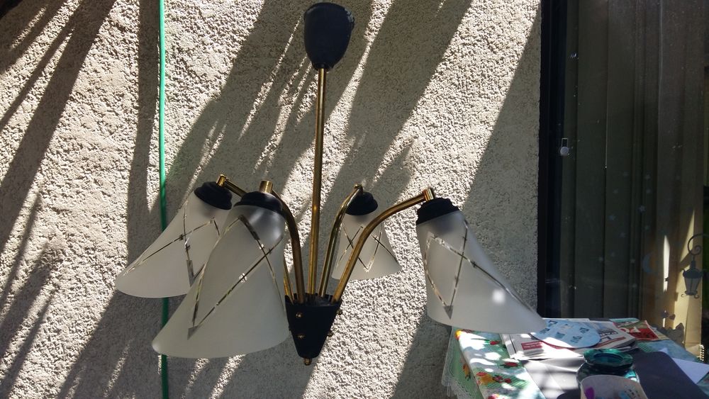 LUSTRE A 4 BRANCHES 75 Port-de-Bouc (13)