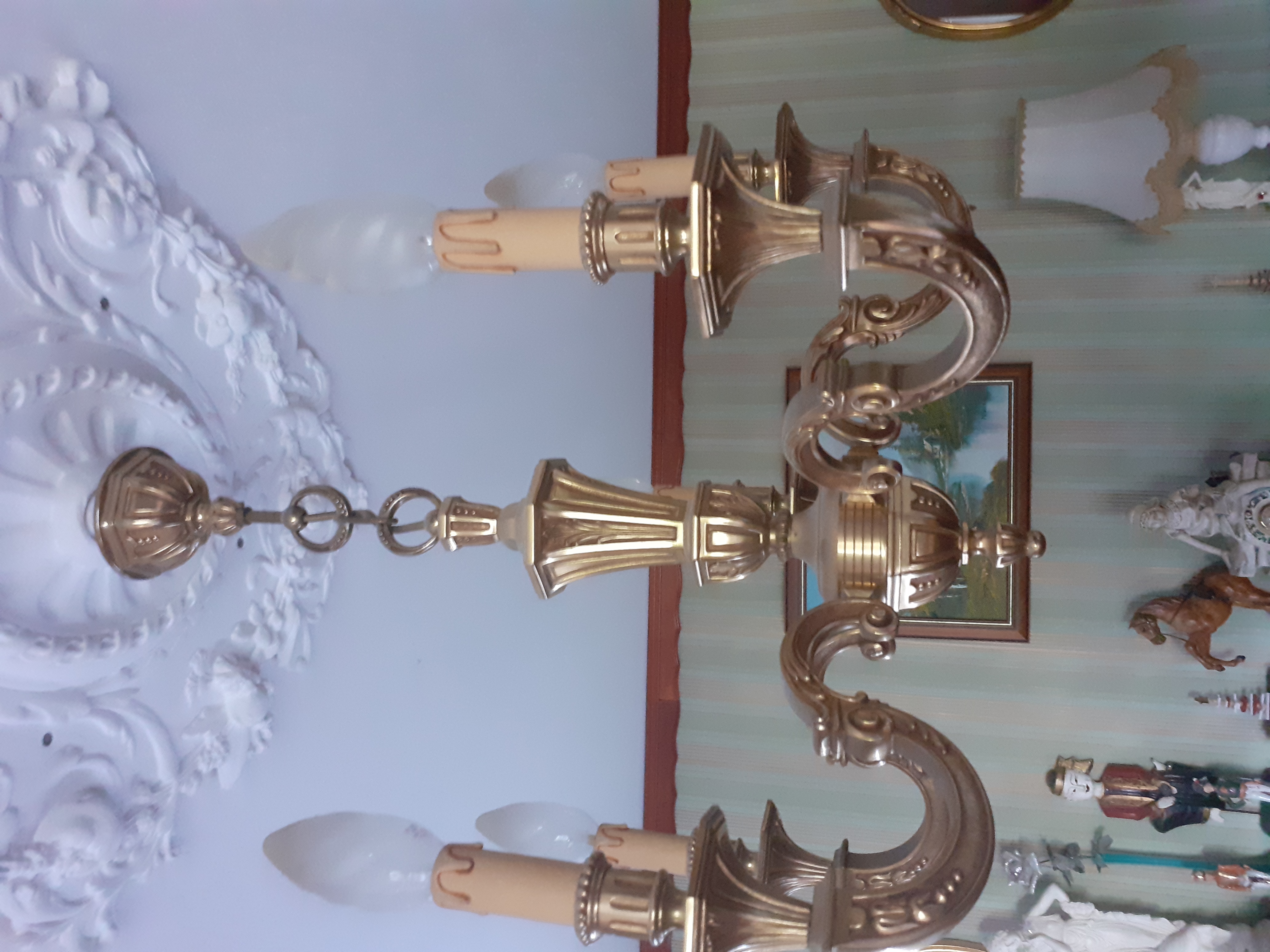 Lustre en bronze en tr�s bon �tat 150 Saint-Chamond (42)