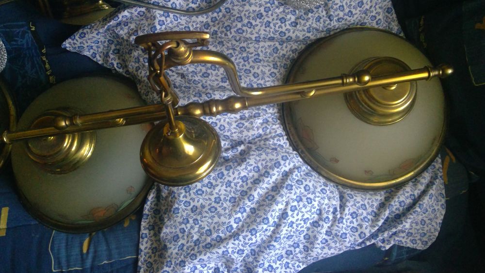 1 LUSTRE CUISINE 6 branches
2 LUSTRES type ranch 20 Estr�e-Cauchy (62)