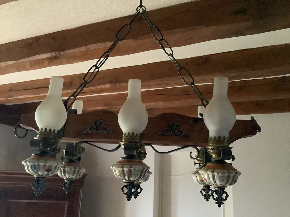 un lustre et ses deux appliques appareill�es.
60 Saran (45)